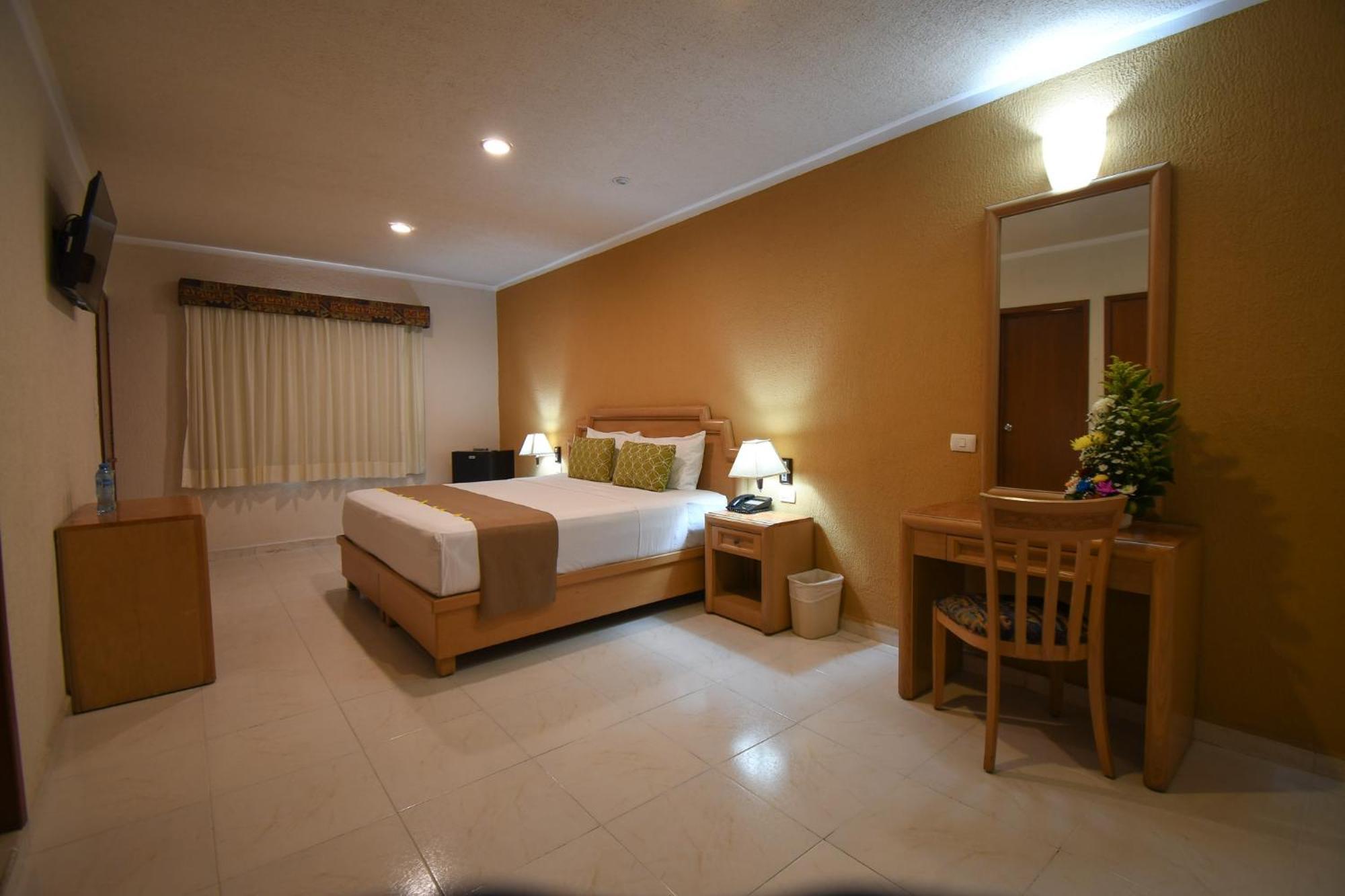 Tecnohotel Itzaes Mérida Extérieur photo