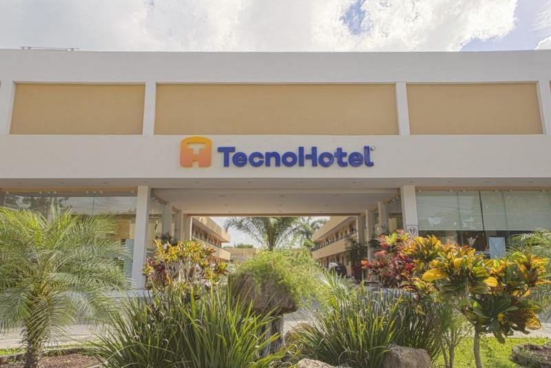 Tecnohotel Itzaes Mérida Extérieur photo